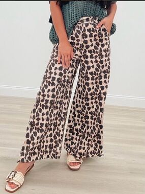 DAVI & DANI Beige and Black Leopard Print Wide-Leg Pants